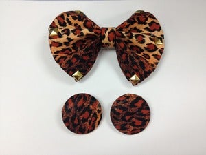Image of Cheetah bow with gold pyramids and Studs set