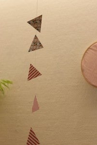 Image of les triangles * guirlande en papier cousu