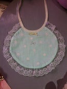 Image of Bavoir en coton et dentelle turquoise THI KIEU