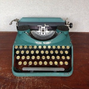 Image of Royal Signet Typewriter