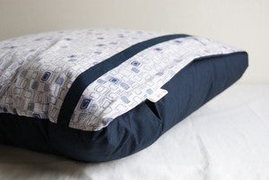 Image of plaid nomade # carrés crayonnés