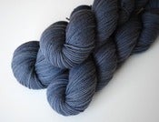 Image of Shale- Blackberry Worsted