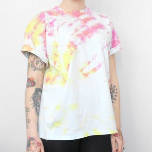 Image of Tie Dye T-Shirt Yellow & Red