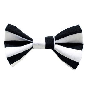 Image of Sweet Pickles' Design Bow Tie - The Cat Burglar