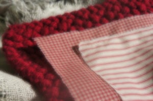 Image of Beautiful Four Piece Messy Burlap Red & Oatmeal Colored Layering Set