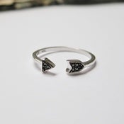 Image of Mini Arrow Ring