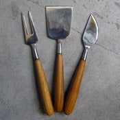 Image of teak-handled 3-piece cheese set