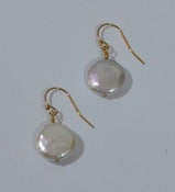Image of White Coin Pearl Classics