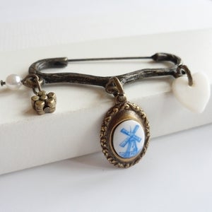 Image of Keepsake Brooch
