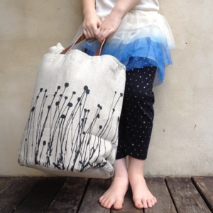 Image of bucket tote {field}
