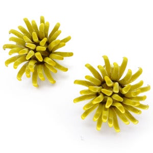 Image of Vintage 1950s Metal Enamel Yellow Flower Clip On Earrings