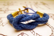 Image of Pulsera Nudo de Rizo Azul