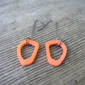 Image of POD DROP (m) earrings