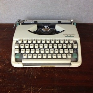 Image of Vintage Splendid British Typewriter