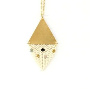 Image of Konfetti. Lang kæde i seedbeads og messing