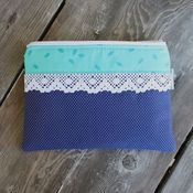 Image of e-reader case - navy dot