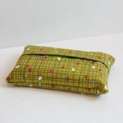 Image of travel tissue case - green cross hatching