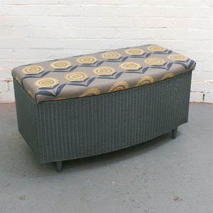 Image of Vintage Lloyd Loom Ottoman in Big Daisy