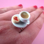 Image of Tea & Jammy Biscuit Ring