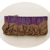 Image of roundy-bottomed tough ruffles zipper purse in grey+burgundy with chocolate brown
