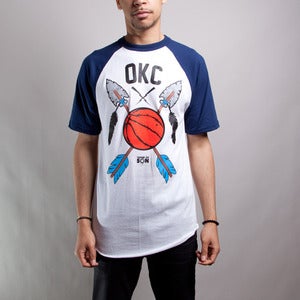 Image of Arrows short sleeve raglan navy/white