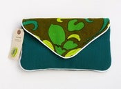 Image of the summer snap clutch (vintage eames era hawaiian)