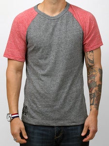 Image of AVENUE TEE (Grey/Red)