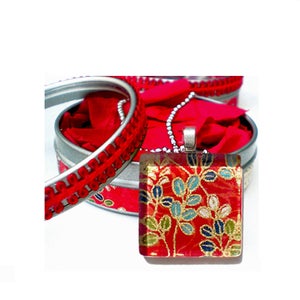 Image of Little Leaves - Japanese Chiyogami Glass Pendant Set