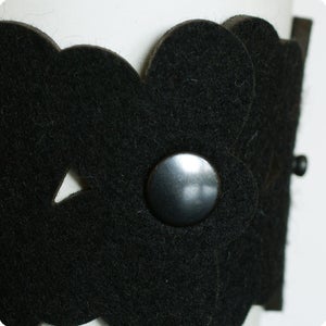Image of cozy/cuff SKINNY SNAP - black