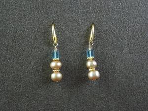 Image of Golden Pearl Earrings
