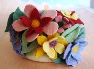 Image of ENGLISH GARDEN PIN CUSHION KIT