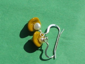 Image of Pearls and Tulips Earrings