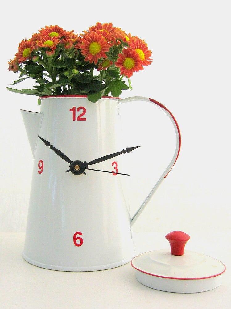Kahve Kettle Tasarım masa saatleri                       Tasarım : Julie Zeelander Design (Clocksandpots) 
