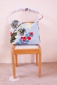 Image of overyour*shoulder - winter blooms and tweets