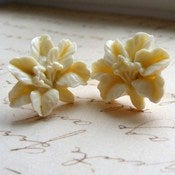 Image of Cream Lily Vintage Inspired Earrings