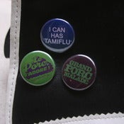 Image of Set de 3 badges "H1N1", le retour