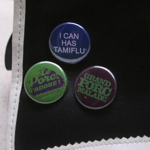 Image of Set de 3 badges "H1N1", le retour