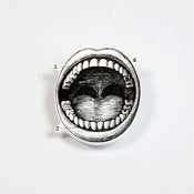 Image of BROOCH - the mouth: open wide
