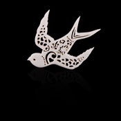 Image of A Skulk Of Foxes - Cream Brooch
