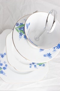 Image of Sweet Viola vintage cake stand