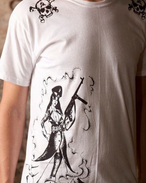 Image of MIR057 NC CHICK WITH SKULLS T-Shirt