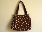 Image of bees snap tote