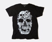 Image of vengeful minds - skull king distressed crew neck tee