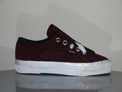 Image of VANS LAMPIN' SUEDE