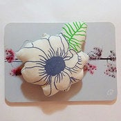 Image of Broche 06 - blanche