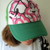 Image of *PARAFERNALiA Gorra 01.