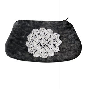 Image of Grey Leather Coin Purse by Mina + Oli