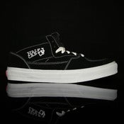 Image of HALF CAB (BLACK)