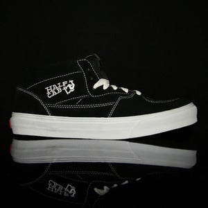 Image of HALF CAB (BLACK)