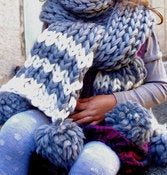 Image of Echarpe à pompons "Lucky me"